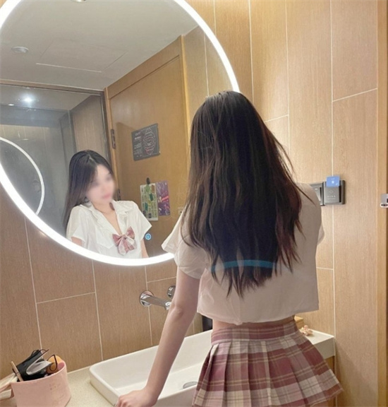 圣诞前夕平安夜约会极品学姐，背着男友身穿节日限定战袍酒店T情